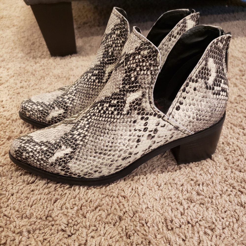 Blondo Snakeskin print booties